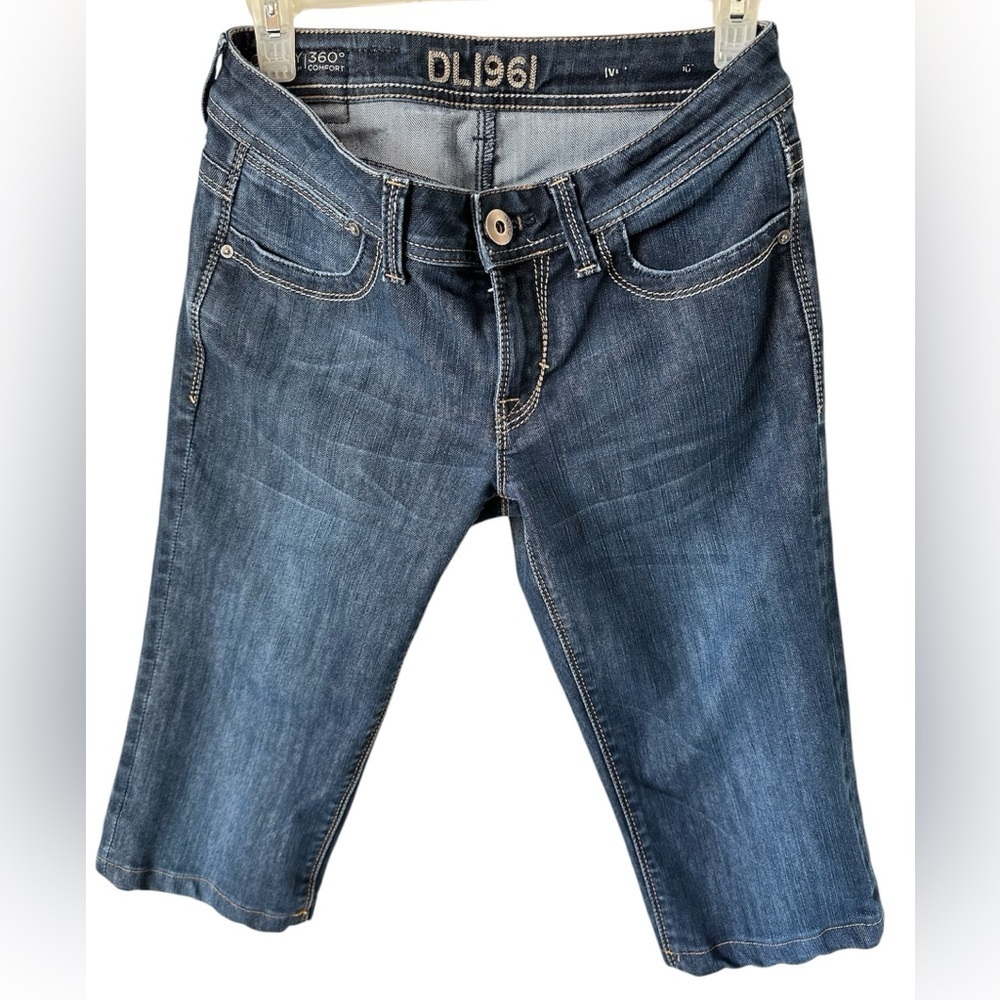 DL1961 women's premium blue jean denim capri shorts size 27 mid rise